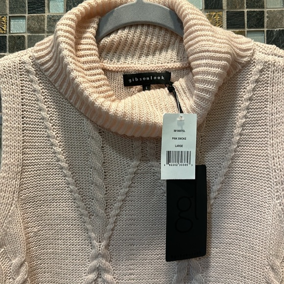 Sleeveless turtleneck sweater, pink smoke from Gibson look - Picture 2 of 2